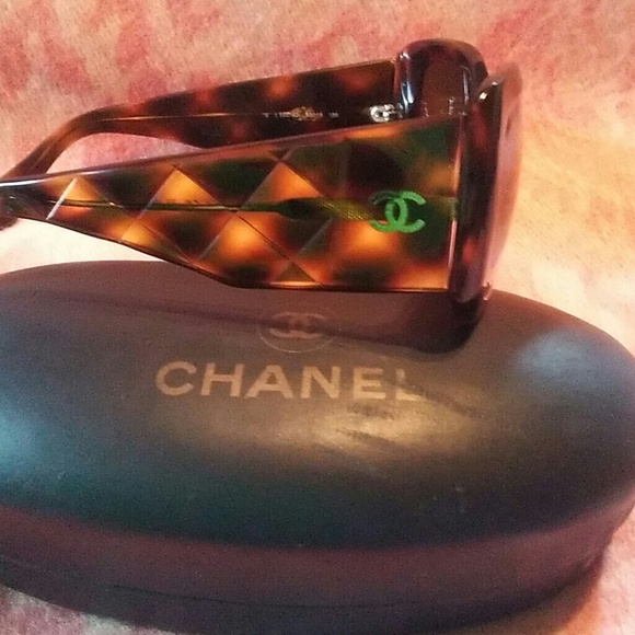 Chanel sunglasses. With Canel case. EUC - Picture 2 of 6